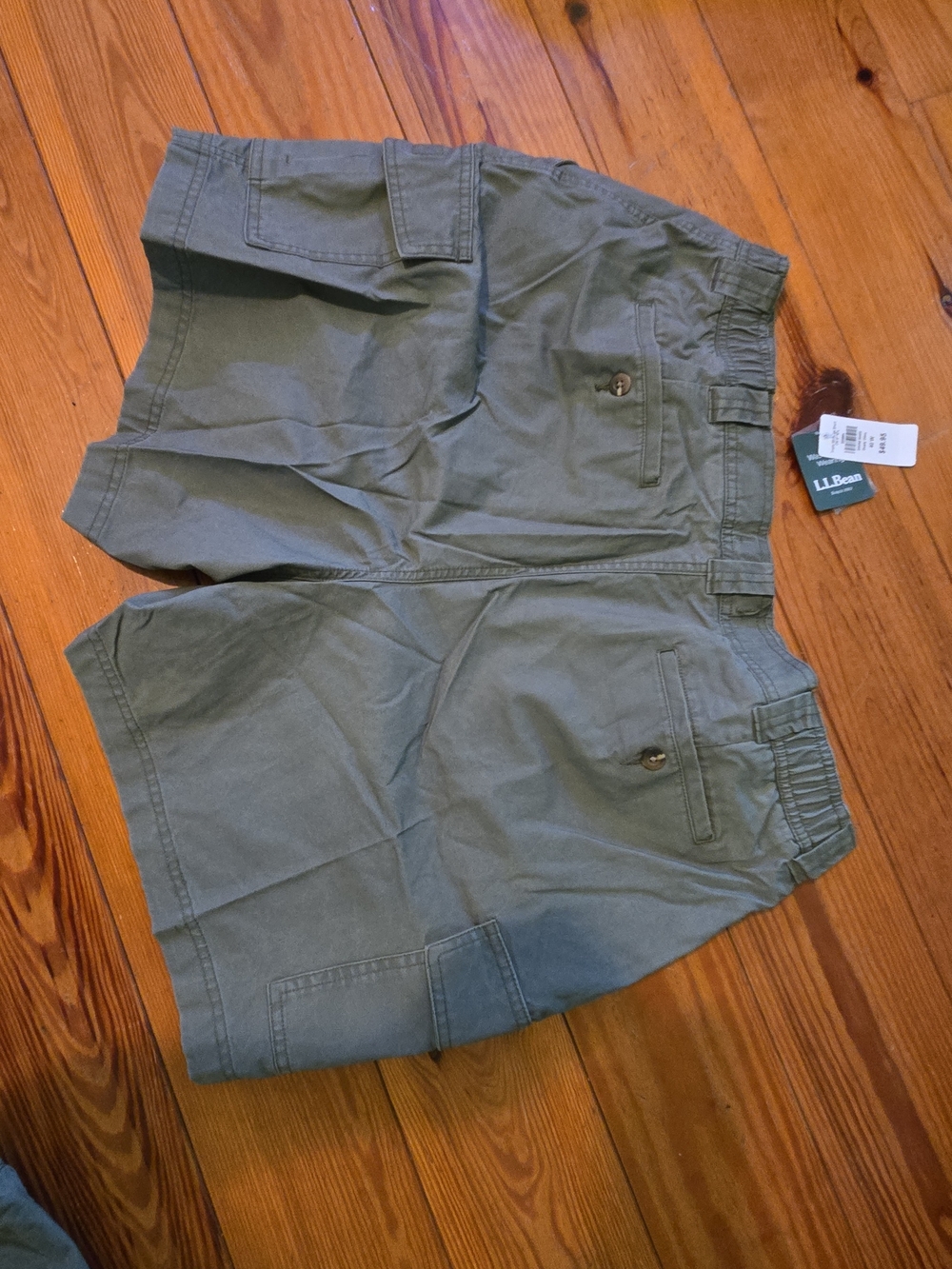 L.L. Bean Men's Olive Cargo Shorts - Military Green